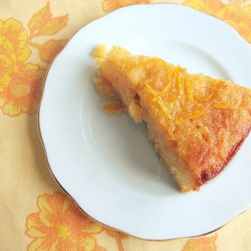 Fatia de bolo de laranja
