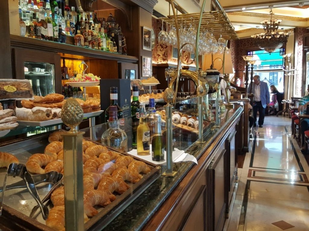 Las Violetas - Buenos Aires, Argentina